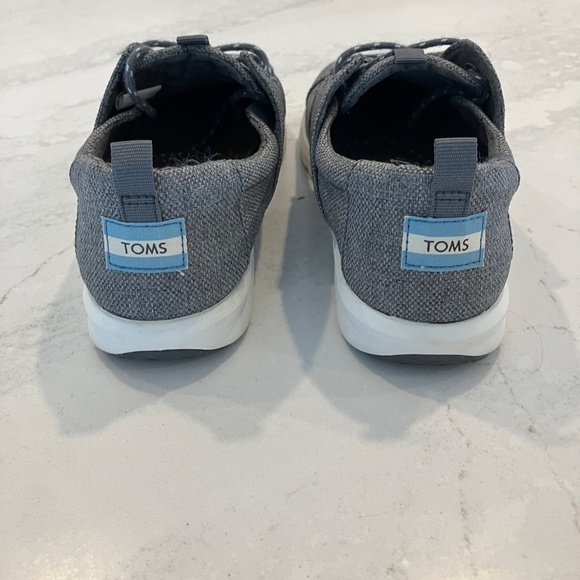 Tom's Womens size 7 Sneakers - Picture 2 of 5